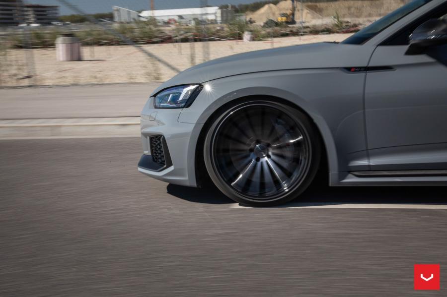 Детали экстерьера Audi RS5 Coupe on Vossen Wheels (VFS-2) 2019 года  (фото 10 из 33)